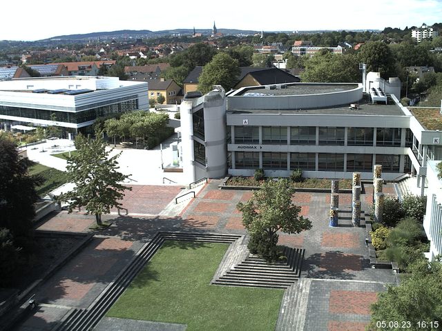 Foto der Webcam: Verwaltungsgebäude, Innenhof mit Audimax, Hörsaal-Gebäude 1