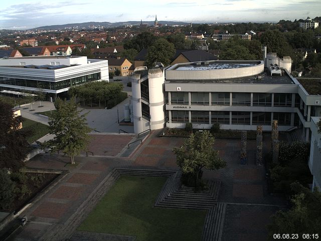 Foto der Webcam: Verwaltungsgebäude, Innenhof mit Audimax, Hörsaal-Gebäude 1