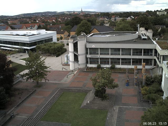 Foto der Webcam: Verwaltungsgebäude, Innenhof mit Audimax, Hörsaal-Gebäude 1