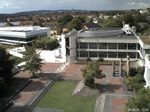 Foto der Webcam: Verwaltungsgebäude, Innenhof mit Audimax, Hörsaal-Gebäude 1