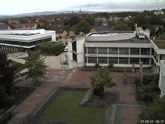 Foto der Webcam: Verwaltungsgebäude, Innenhof mit Audimax, Hörsaal-Gebäude 1