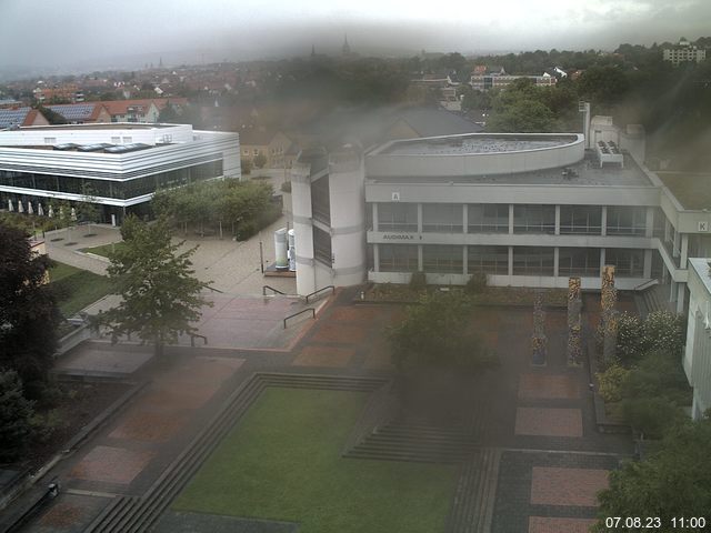 Foto der Webcam: Verwaltungsgebäude, Innenhof mit Audimax, Hörsaal-Gebäude 1