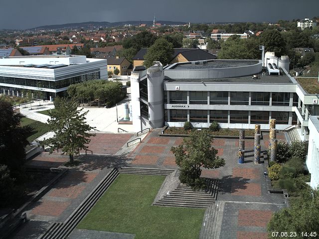 Foto der Webcam: Verwaltungsgebäude, Innenhof mit Audimax, Hörsaal-Gebäude 1