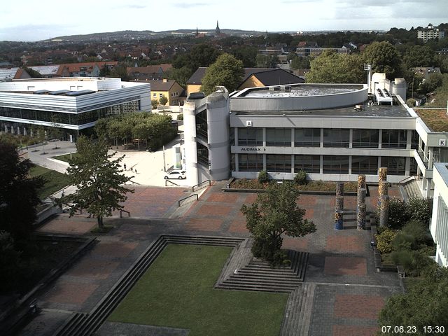 Foto der Webcam: Verwaltungsgebäude, Innenhof mit Audimax, Hörsaal-Gebäude 1