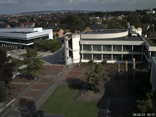 Foto der Webcam: Verwaltungsgebäude, Innenhof mit Audimax, Hörsaal-Gebäude 1