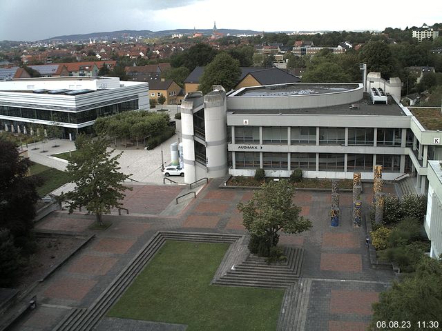 Foto der Webcam: Verwaltungsgebäude, Innenhof mit Audimax, Hörsaal-Gebäude 1