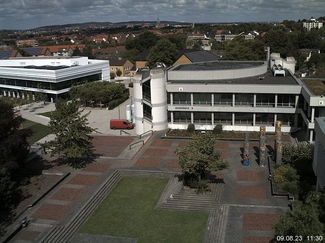 Foto der Webcam: Verwaltungsgebäude, Innenhof mit Audimax, Hörsaal-Gebäude 1