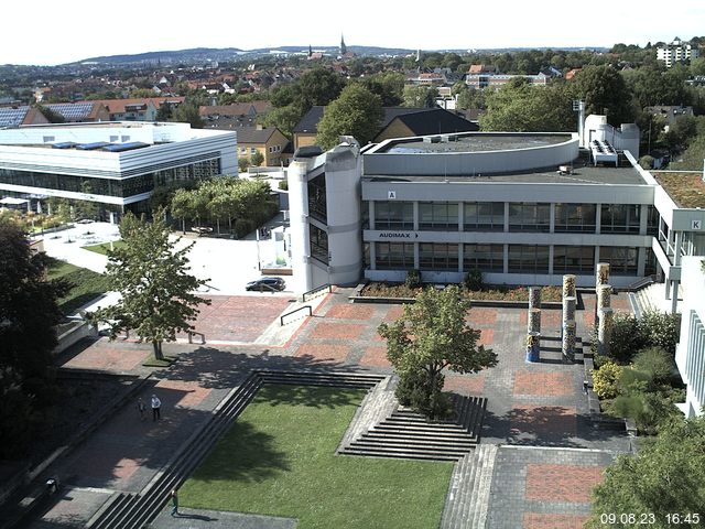 Foto der Webcam: Verwaltungsgebäude, Innenhof mit Audimax, Hörsaal-Gebäude 1