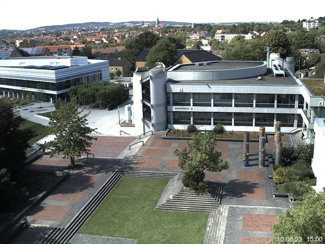 Foto der Webcam: Verwaltungsgebäude, Innenhof mit Audimax, Hörsaal-Gebäude 1