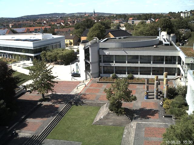 Foto der Webcam: Verwaltungsgebäude, Innenhof mit Audimax, Hörsaal-Gebäude 1