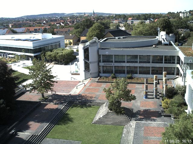 Foto der Webcam: Verwaltungsgebäude, Innenhof mit Audimax, Hörsaal-Gebäude 1