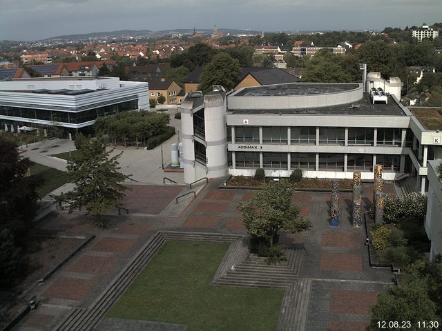 Foto der Webcam: Verwaltungsgebäude, Innenhof mit Audimax, Hörsaal-Gebäude 1