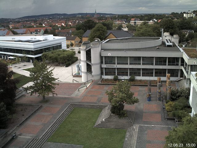 Foto der Webcam: Verwaltungsgebäude, Innenhof mit Audimax, Hörsaal-Gebäude 1