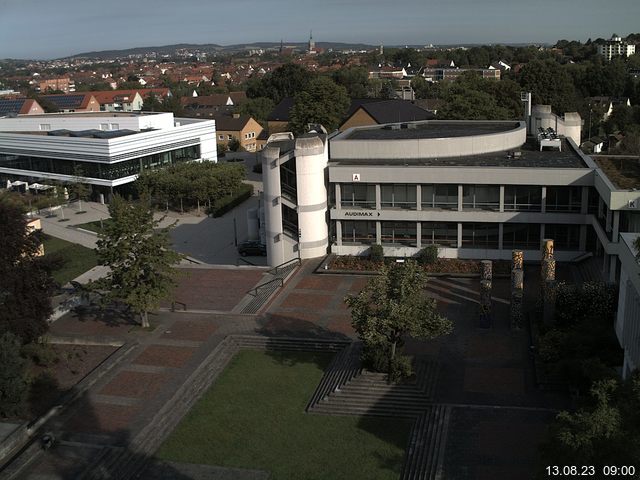 Foto der Webcam: Verwaltungsgebäude, Innenhof mit Audimax, Hörsaal-Gebäude 1