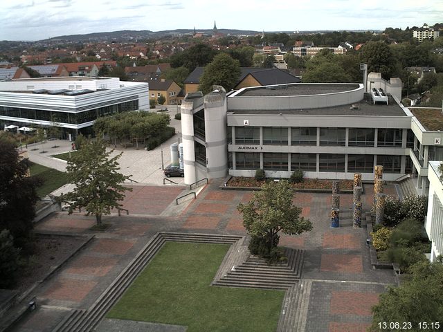 Foto der Webcam: Verwaltungsgebäude, Innenhof mit Audimax, Hörsaal-Gebäude 1