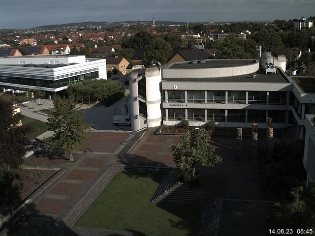 Foto der Webcam: Verwaltungsgebäude, Innenhof mit Audimax, Hörsaal-Gebäude 1