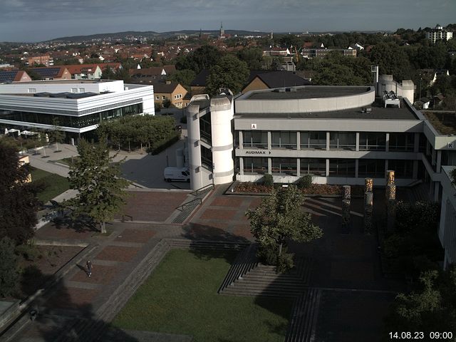 Foto der Webcam: Verwaltungsgebäude, Innenhof mit Audimax, Hörsaal-Gebäude 1