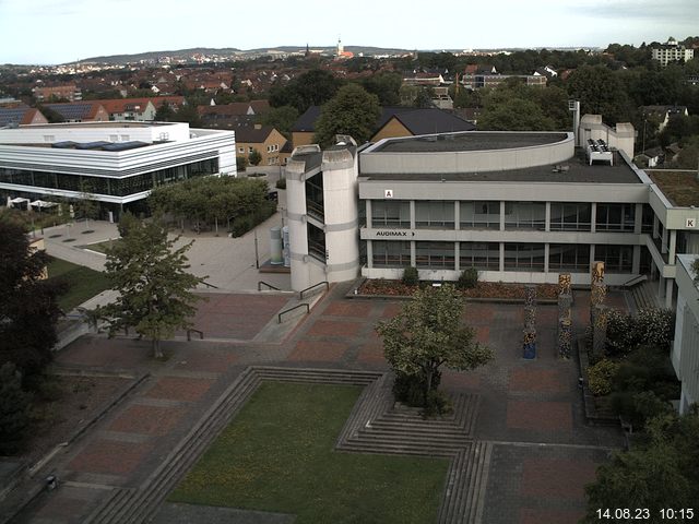 Foto der Webcam: Verwaltungsgebäude, Innenhof mit Audimax, Hörsaal-Gebäude 1