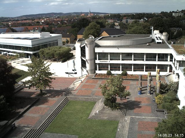 Foto der Webcam: Verwaltungsgebäude, Innenhof mit Audimax, Hörsaal-Gebäude 1