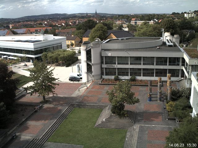 Foto der Webcam: Verwaltungsgebäude, Innenhof mit Audimax, Hörsaal-Gebäude 1