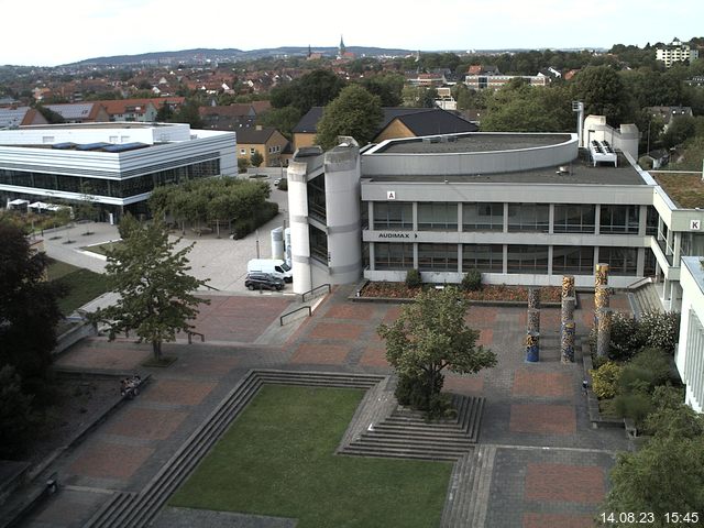 Foto der Webcam: Verwaltungsgebäude, Innenhof mit Audimax, Hörsaal-Gebäude 1