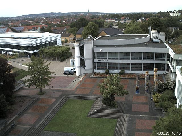 Foto der Webcam: Verwaltungsgebäude, Innenhof mit Audimax, Hörsaal-Gebäude 1