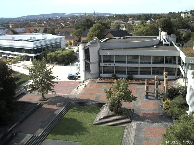 Foto der Webcam: Verwaltungsgebäude, Innenhof mit Audimax, Hörsaal-Gebäude 1