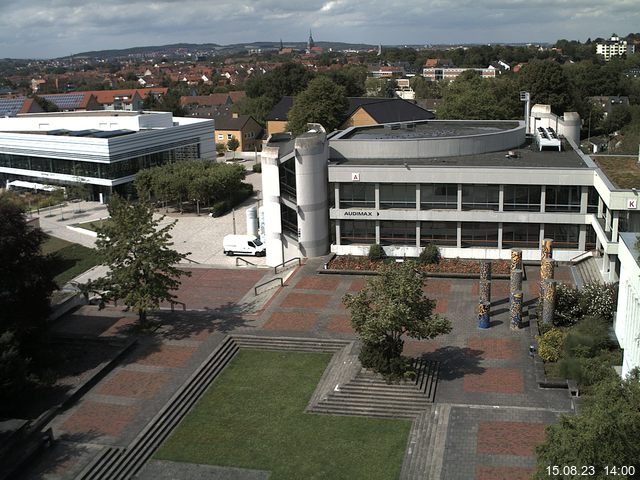 Foto der Webcam: Verwaltungsgebäude, Innenhof mit Audimax, Hörsaal-Gebäude 1