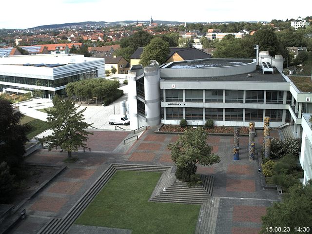 Foto der Webcam: Verwaltungsgebäude, Innenhof mit Audimax, Hörsaal-Gebäude 1