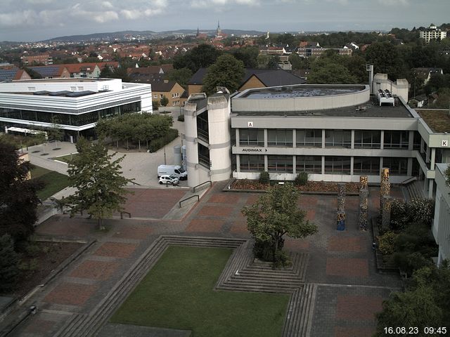 Foto der Webcam: Verwaltungsgebäude, Innenhof mit Audimax, Hörsaal-Gebäude 1