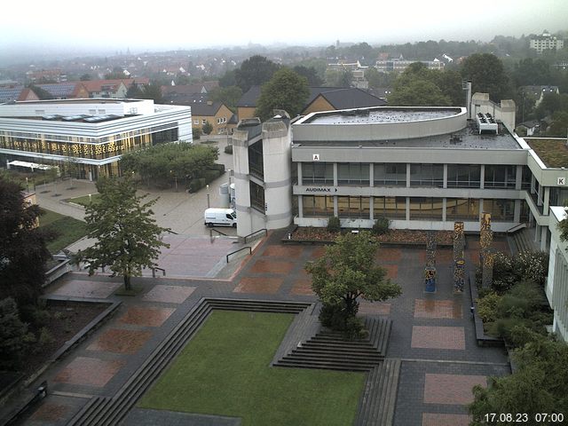 Foto der Webcam: Verwaltungsgebäude, Innenhof mit Audimax, Hörsaal-Gebäude 1