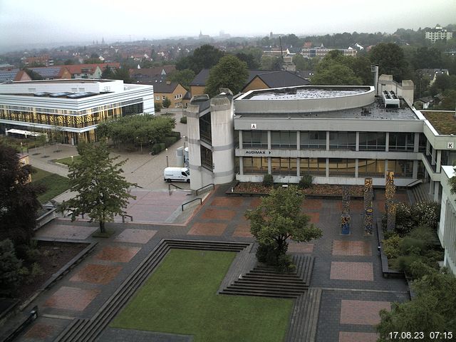 Foto der Webcam: Verwaltungsgebäude, Innenhof mit Audimax, Hörsaal-Gebäude 1