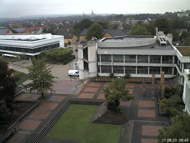 Foto der Webcam: Verwaltungsgebäude, Innenhof mit Audimax, Hörsaal-Gebäude 1