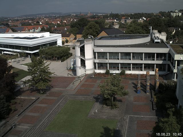 Foto der Webcam: Verwaltungsgebäude, Innenhof mit Audimax, Hörsaal-Gebäude 1