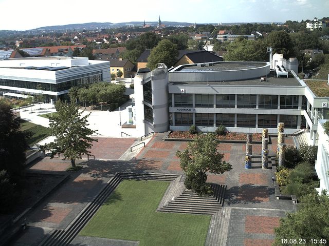 Foto der Webcam: Verwaltungsgebäude, Innenhof mit Audimax, Hörsaal-Gebäude 1