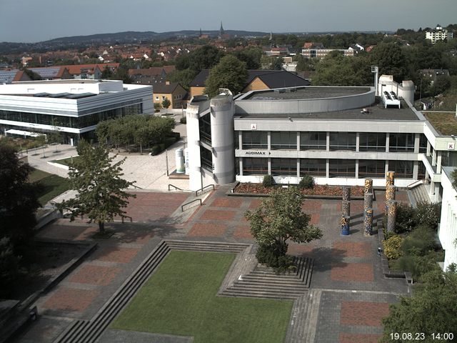 Foto der Webcam: Verwaltungsgebäude, Innenhof mit Audimax, Hörsaal-Gebäude 1