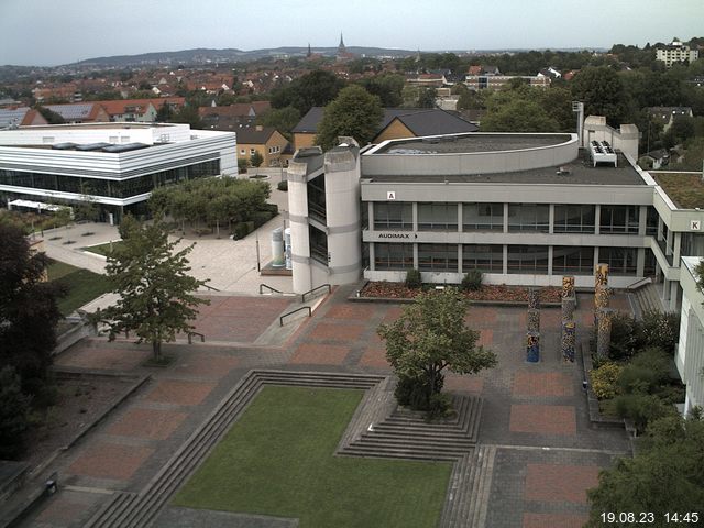 Foto der Webcam: Verwaltungsgebäude, Innenhof mit Audimax, Hörsaal-Gebäude 1