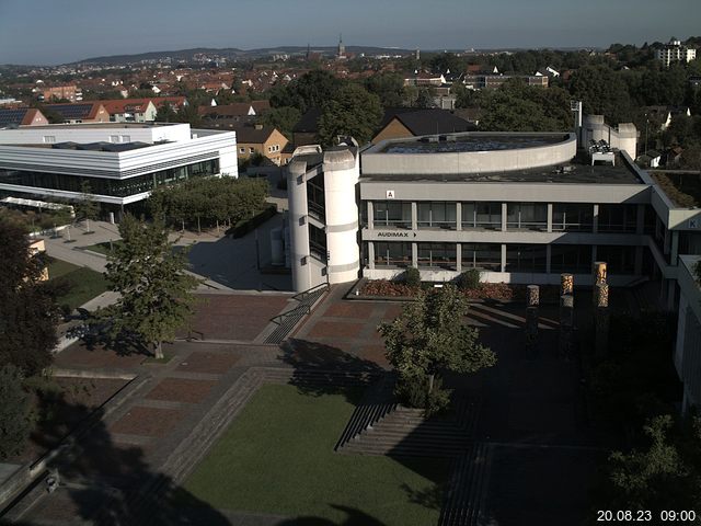 Foto der Webcam: Verwaltungsgebäude, Innenhof mit Audimax, Hörsaal-Gebäude 1