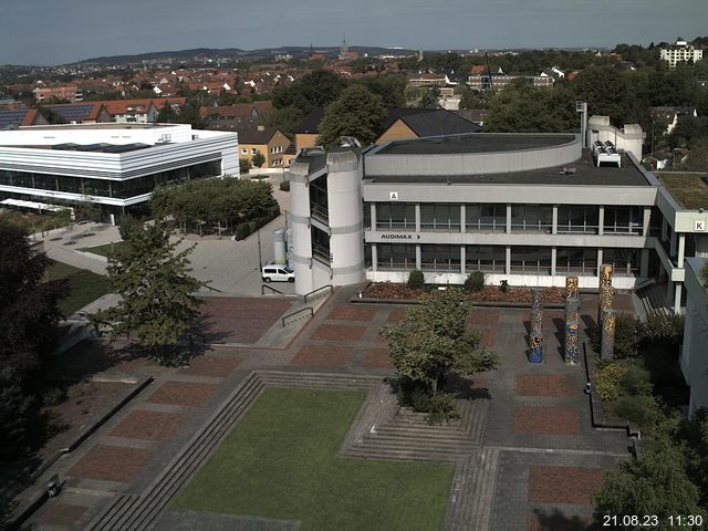 Foto der Webcam: Verwaltungsgebäude, Innenhof mit Audimax, Hörsaal-Gebäude 1