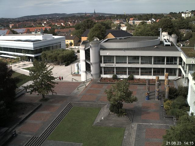 Foto der Webcam: Verwaltungsgebäude, Innenhof mit Audimax, Hörsaal-Gebäude 1