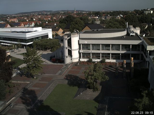 Foto der Webcam: Verwaltungsgebäude, Innenhof mit Audimax, Hörsaal-Gebäude 1