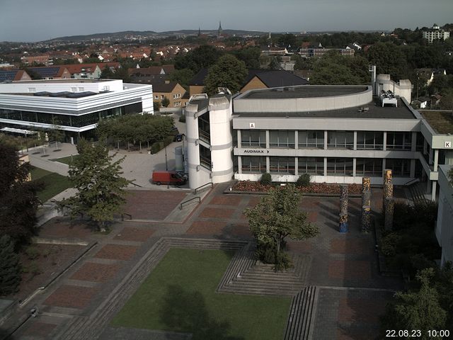 Foto der Webcam: Verwaltungsgebäude, Innenhof mit Audimax, Hörsaal-Gebäude 1