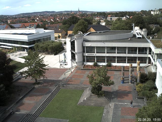 Foto der Webcam: Verwaltungsgebäude, Innenhof mit Audimax, Hörsaal-Gebäude 1