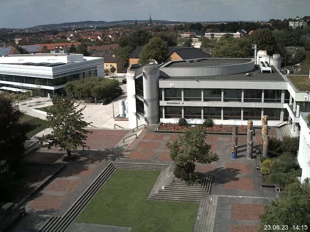 Foto der Webcam: Verwaltungsgebäude, Innenhof mit Audimax, Hörsaal-Gebäude 1