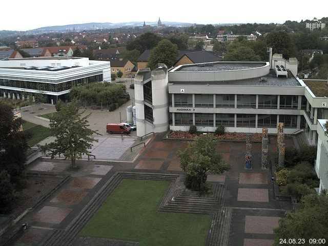 Foto der Webcam: Verwaltungsgebäude, Innenhof mit Audimax, Hörsaal-Gebäude 1