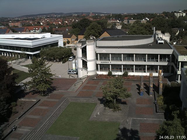 Foto der Webcam: Verwaltungsgebäude, Innenhof mit Audimax, Hörsaal-Gebäude 1