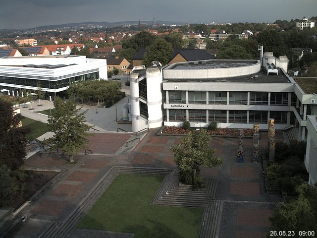 Foto der Webcam: Verwaltungsgebäude, Innenhof mit Audimax, Hörsaal-Gebäude 1