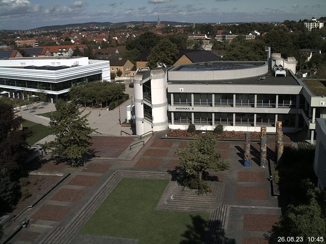 Foto der Webcam: Verwaltungsgebäude, Innenhof mit Audimax, Hörsaal-Gebäude 1