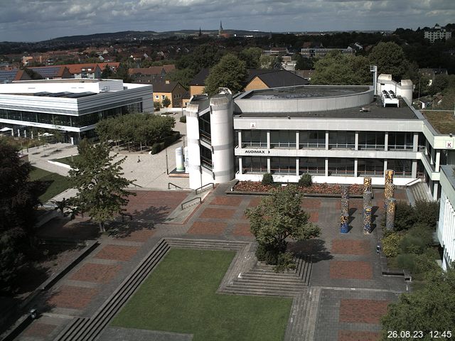 Foto der Webcam: Verwaltungsgebäude, Innenhof mit Audimax, Hörsaal-Gebäude 1