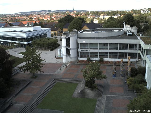 Foto der Webcam: Verwaltungsgebäude, Innenhof mit Audimax, Hörsaal-Gebäude 1